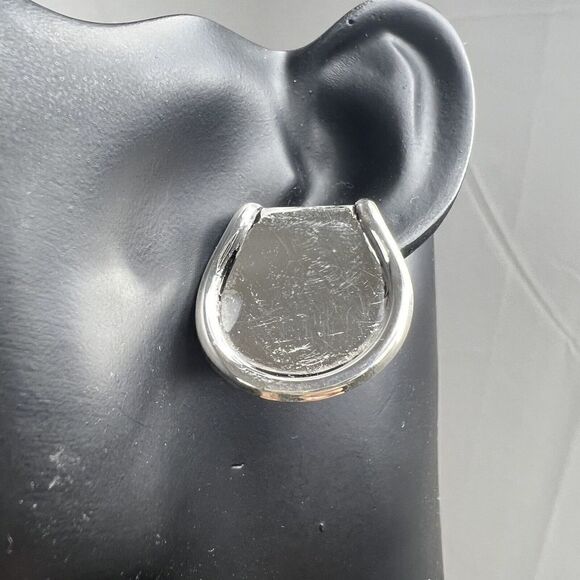 Vintage Clip On Earrings Silver Tone Chunky Thumb Print Style Silver Plated BEST - Picture 2 of 7